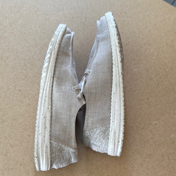 Hey Dude Women’s Size 10• Tan & Pink - Picture 5 of 6